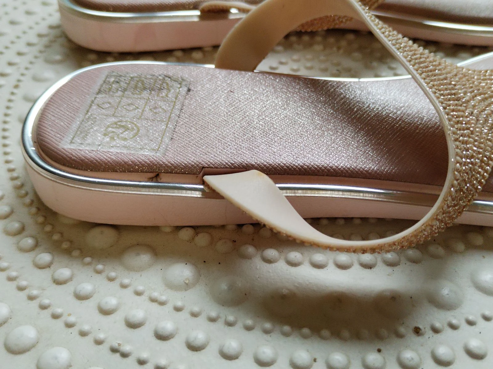 Beautiful pink and glitter strappy sandals, very comfortable and very soft, size 38. – photo 3